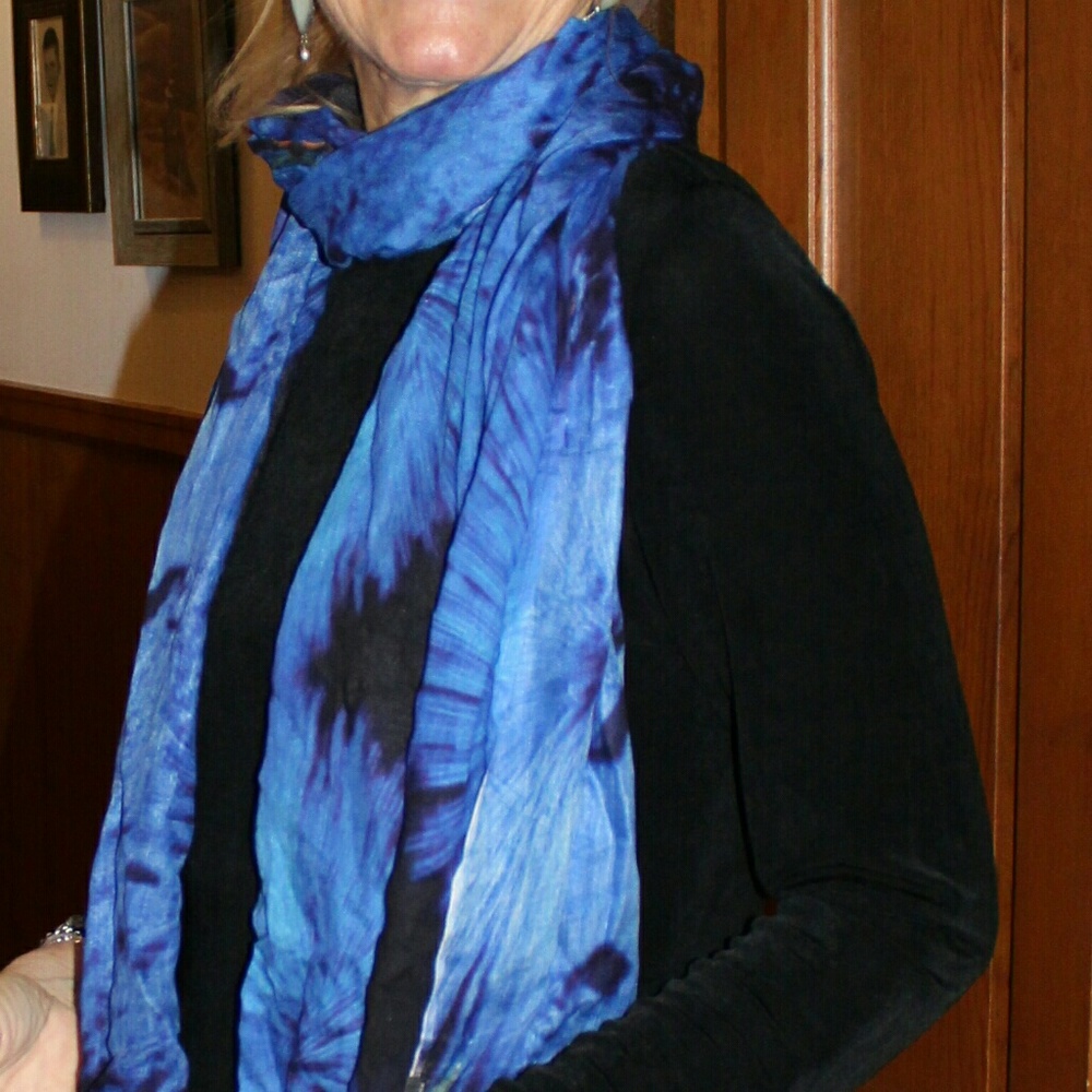 🌷💕 Luxury scarf Nightscape Cool blue VIBE! - Picture 2 of 9